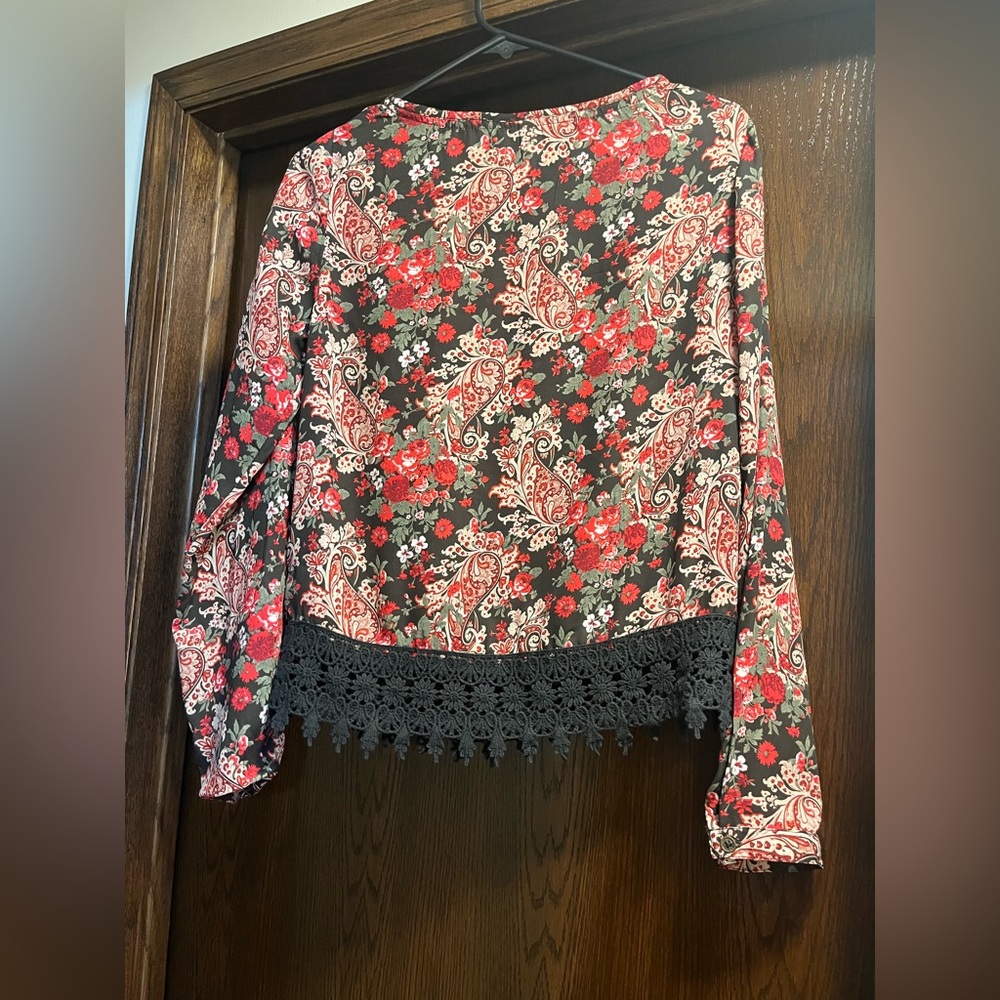 Xhilaration red/black multi blouse with black crochet trim hem. Women’s medium. - Picture 5 of 5